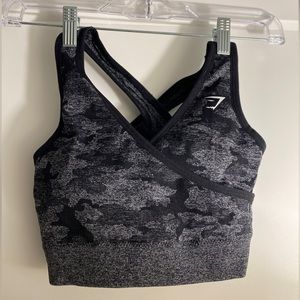 Gymshark Sports Bra. Colors - Dark Camouflage.